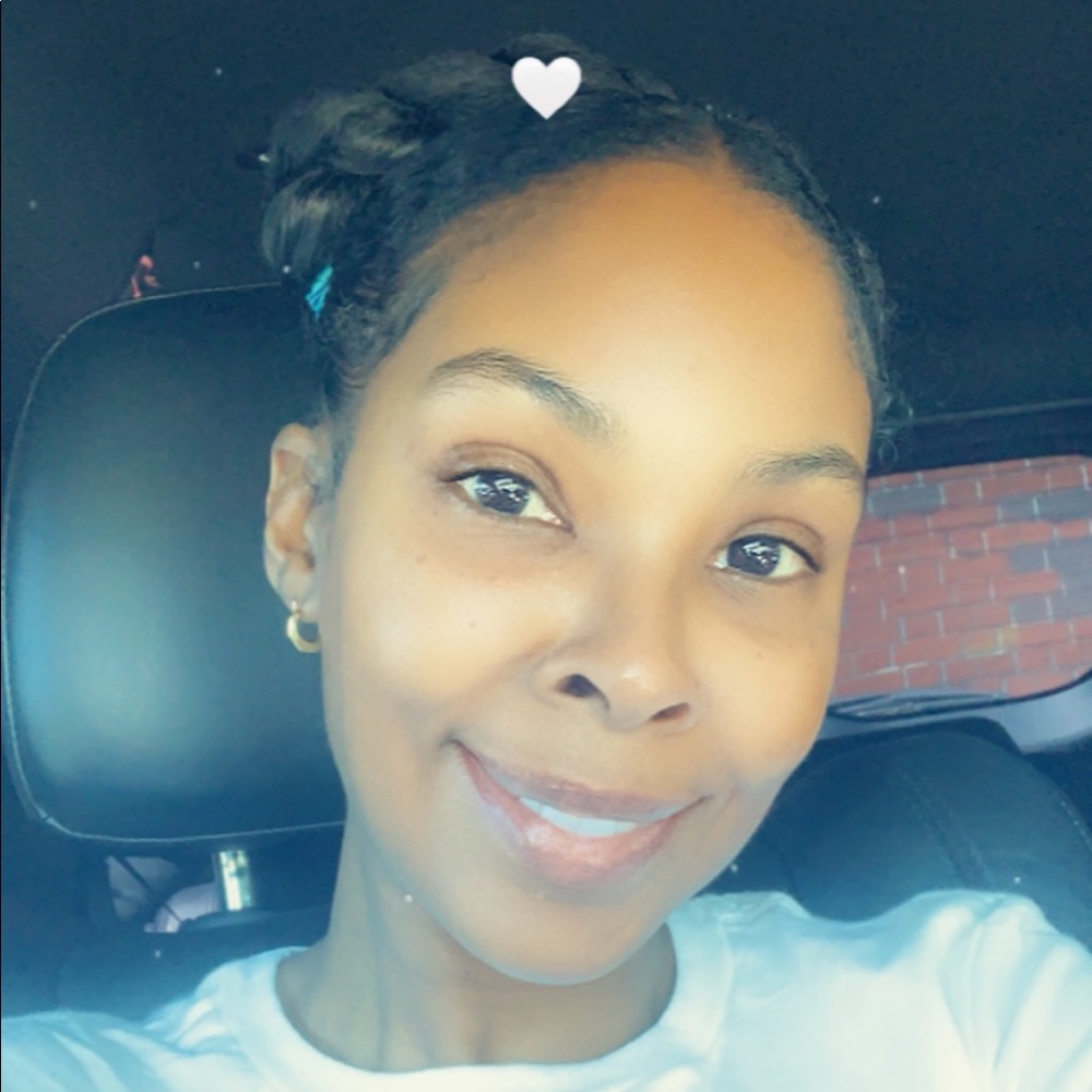 Meet your Posher, Latoya